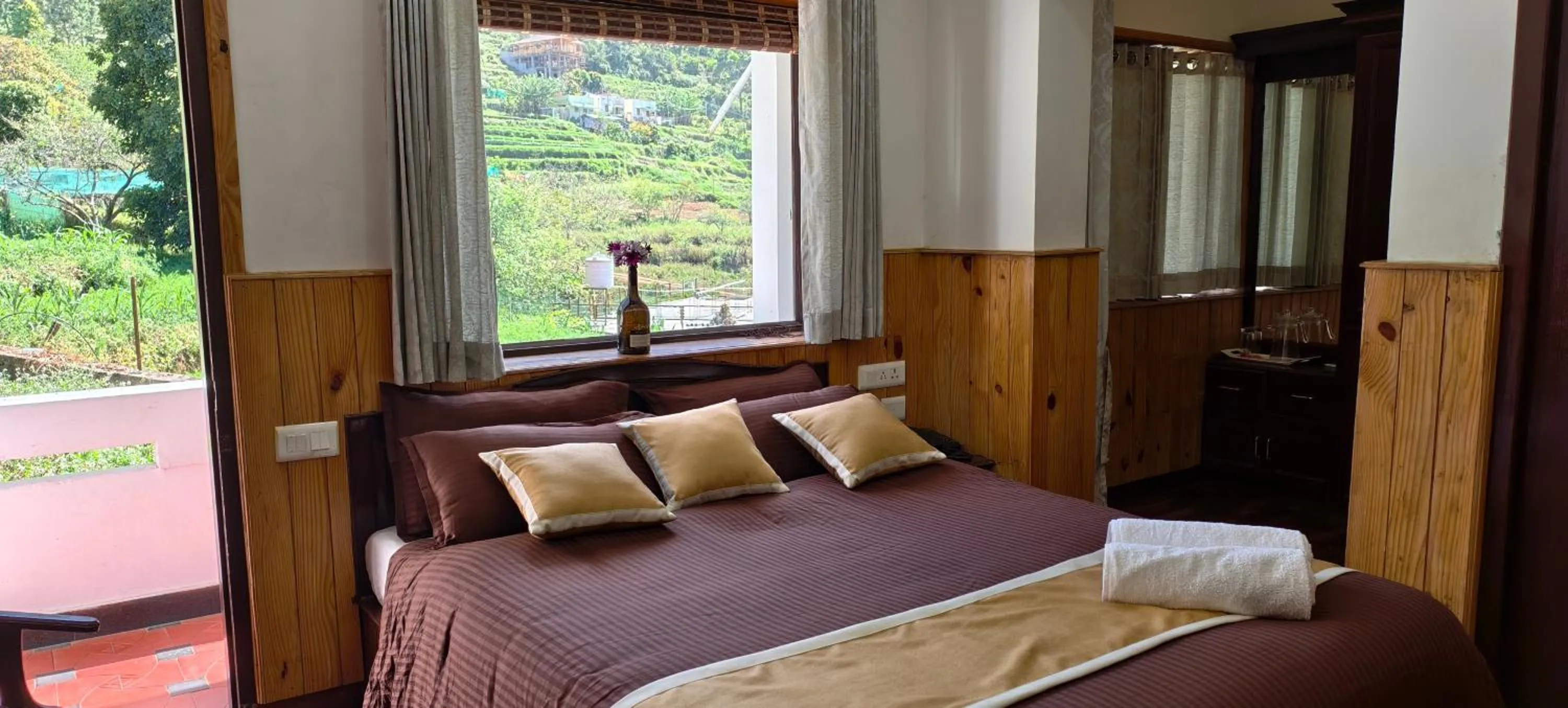 Bed in Tree Elanza, Unit of Santhi Ayurvedic Resort