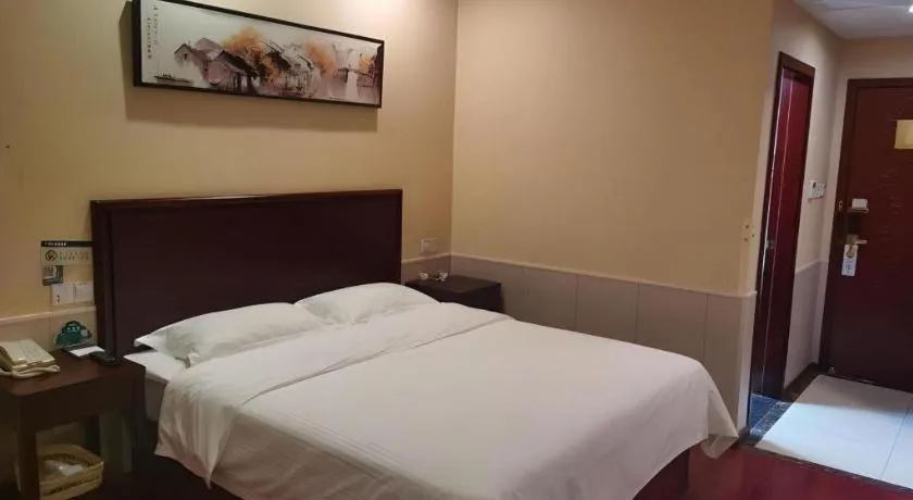 Bed in GreenTree Inn Suzhou Dongxing Road Xinye Square Express Hotel