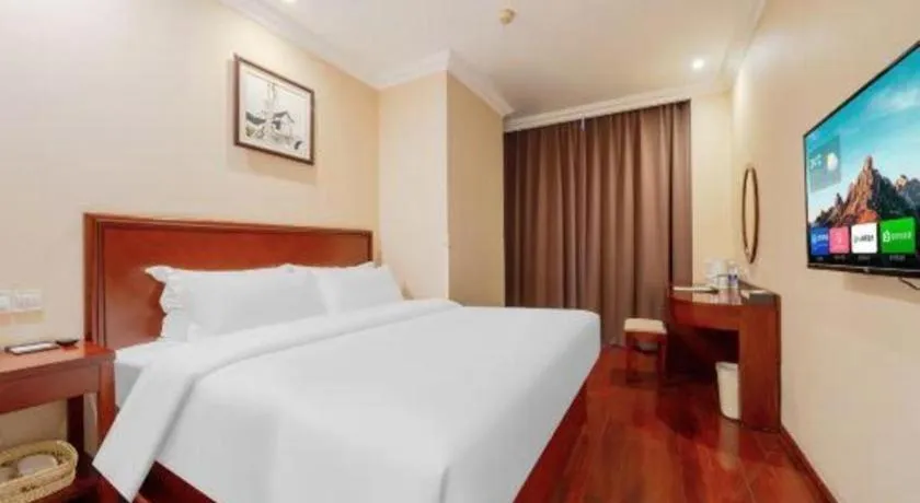 Bed in GreenTree Inn Suzhou Dongxing Road Xinye Square Express Hotel