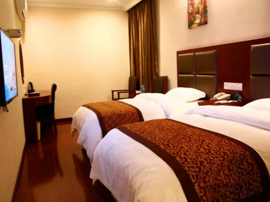 Bed in GreenTree Inn ChaoHu Tianchao Plaza Express Hotel