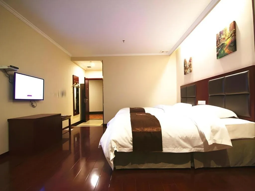 Bed in GreenTree Inn ChaoHu Tianchao Plaza Express Hotel