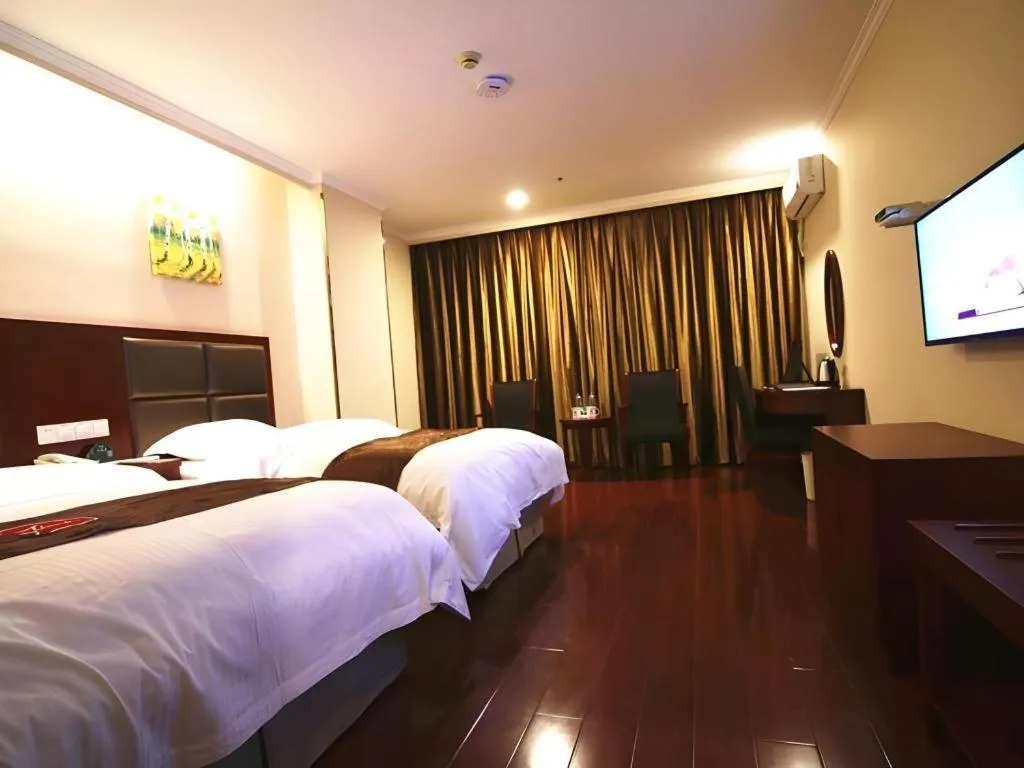 Bed in GreenTree Inn ChaoHu Tianchao Plaza Express Hotel