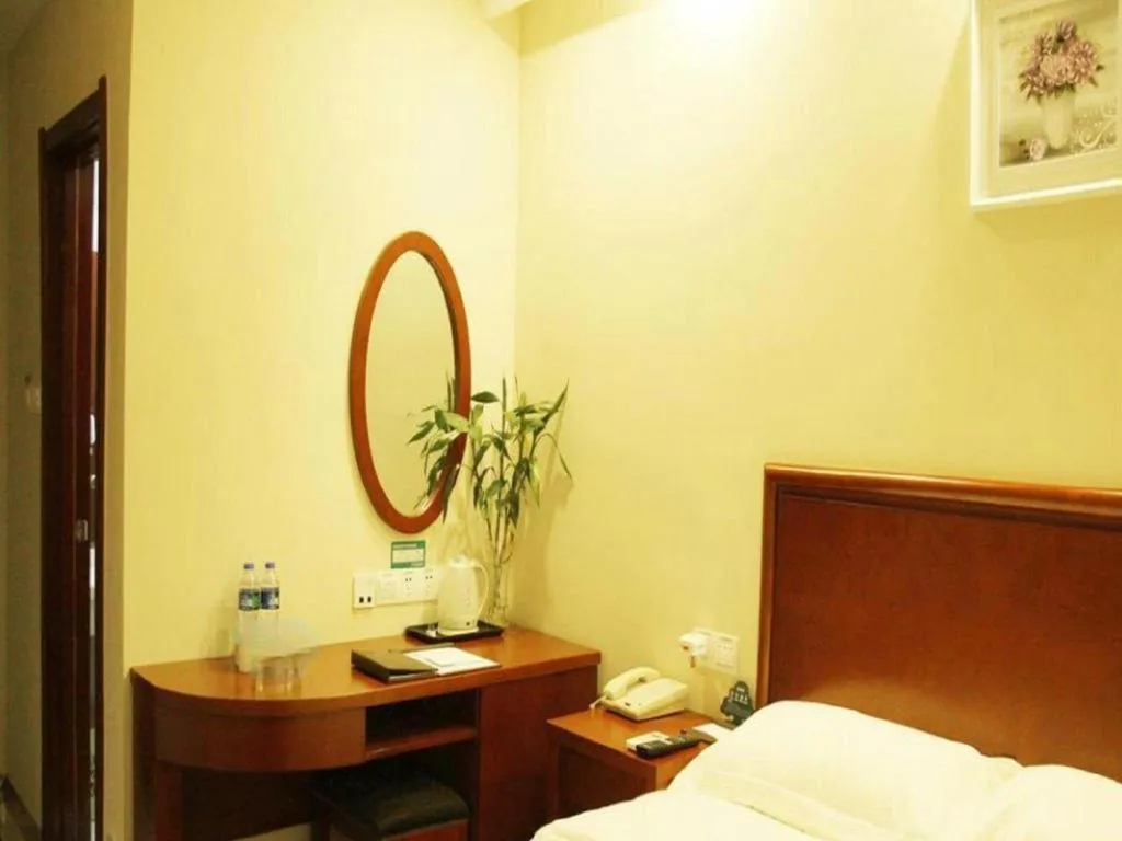 Bed in GreenTree Inn Chuzhou City Quanjiao County High-Speed Italy Trade City Business Hotel