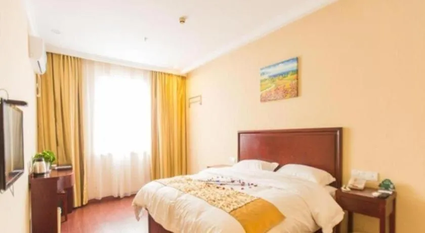 Bed in GreenTree Inn Taizhou New District Hospital of Renmin Hospital Mingliu Express Hotel