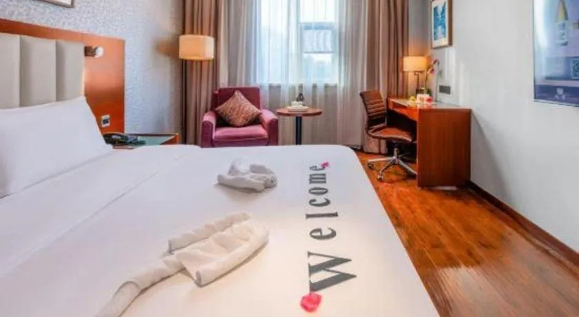 Bed in Yitel Guangzhou Pazhou Exhibition Center Chigang Metro Station