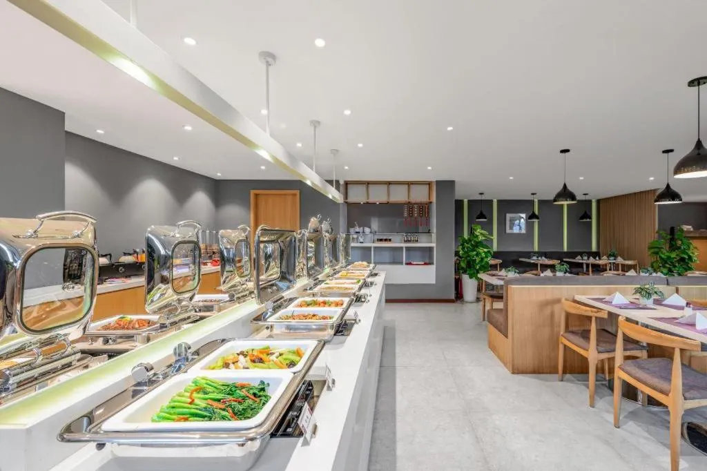 Yitel Guangzhou Pazhou Exhibition Center Chigang Metro Station