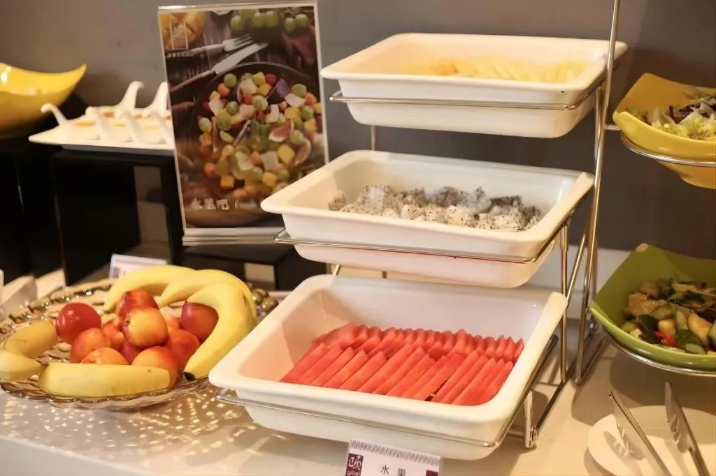 Yitel Guangzhou Pazhou Exhibition Center Chigang Metro Station