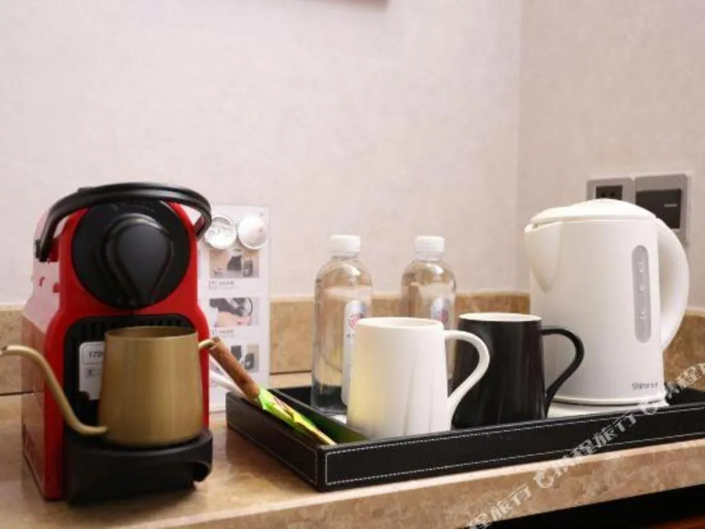 Yitel Guangzhou Pazhou Exhibition Center Chigang Metro Station