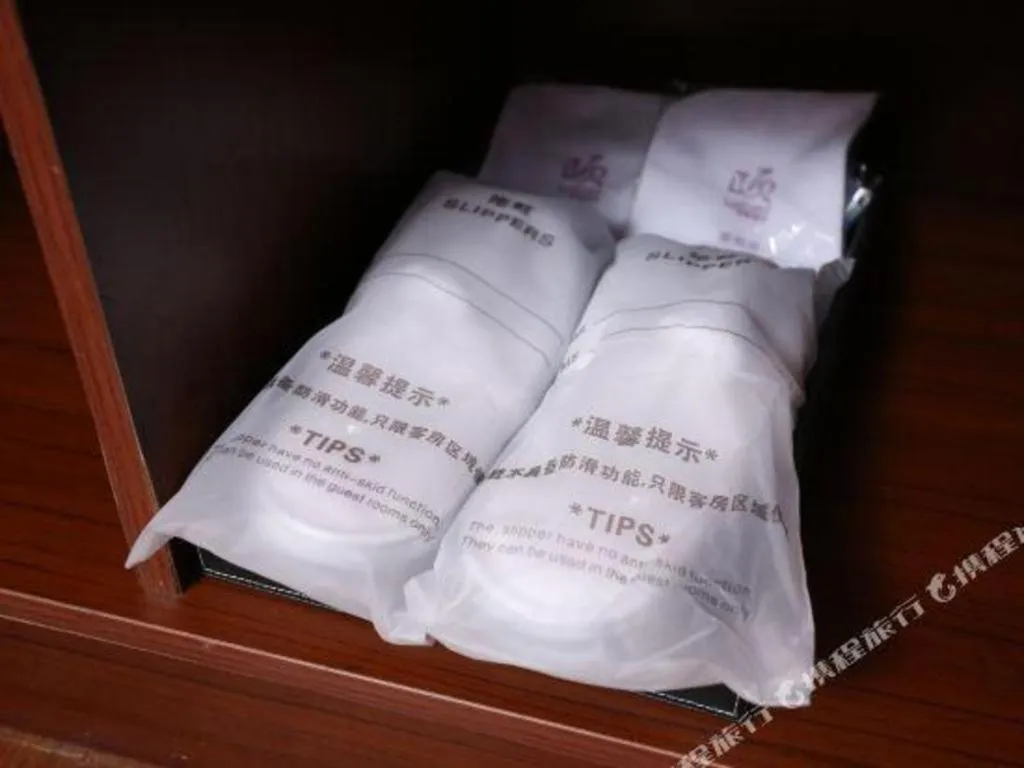 Yitel Guangzhou Pazhou Exhibition Center Chigang Metro Station