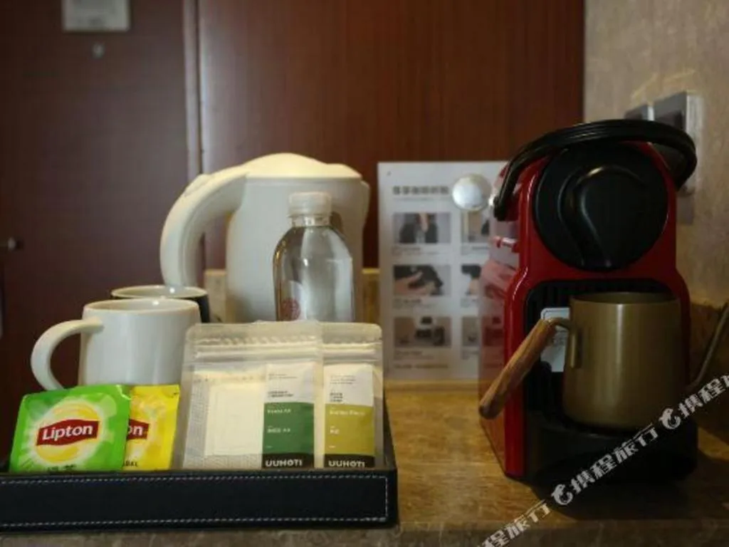 Yitel Guangzhou Pazhou Exhibition Center Chigang Metro Station