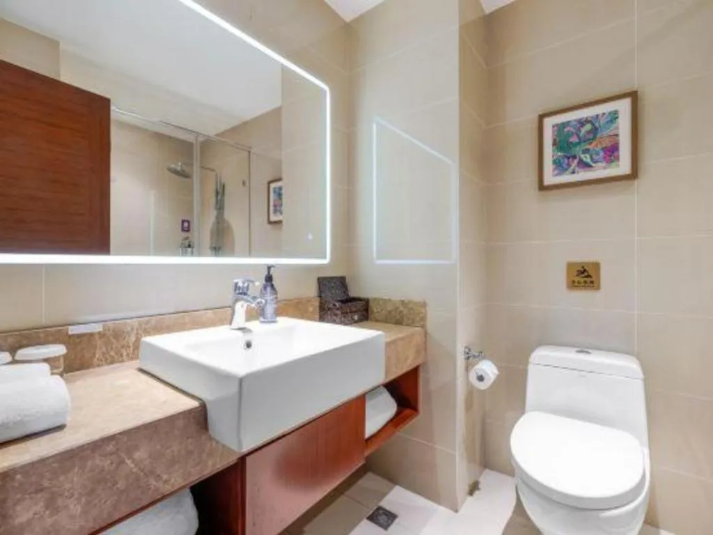 Yitel Guangzhou Pazhou Exhibition Center Chigang Metro Station