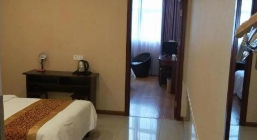 Bed in GreenTree Inn Shanghai Sheshan national tourist resort Express Hotel