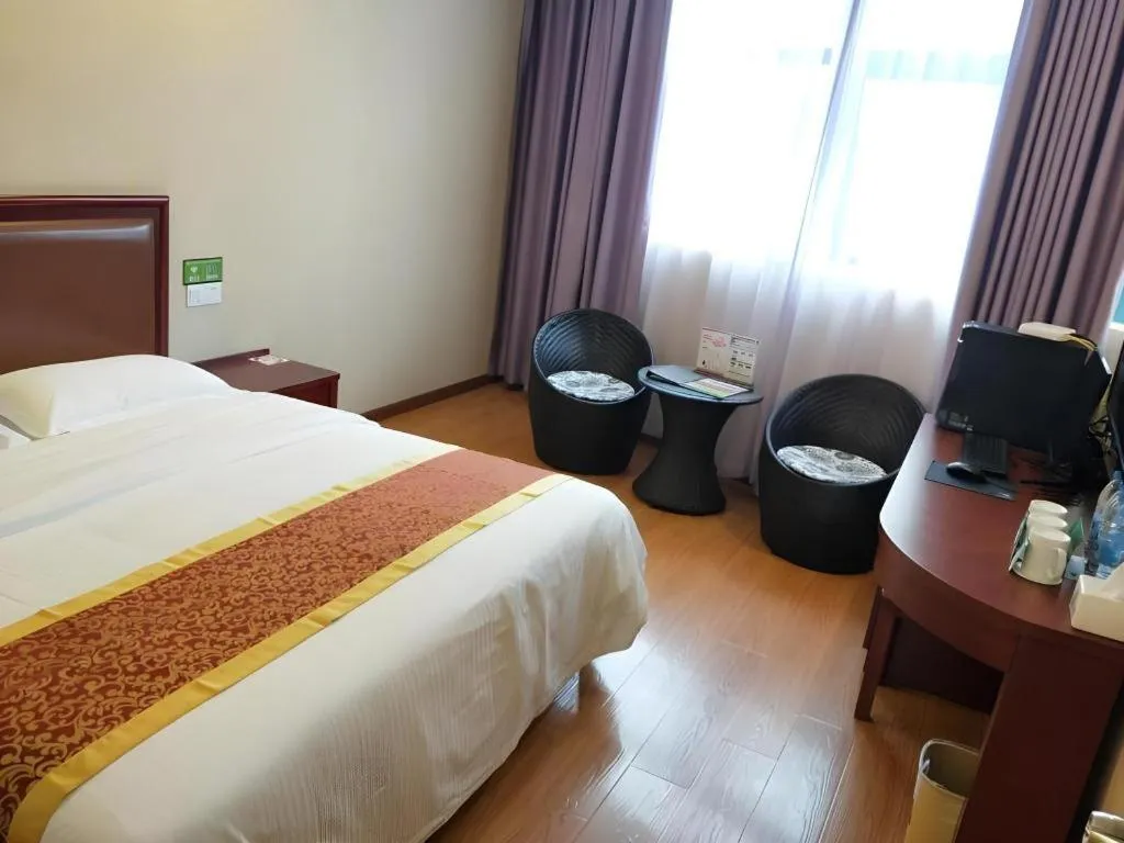 Bed in GreenTree Inn Shanghai Sheshan national tourist resort Express Hotel