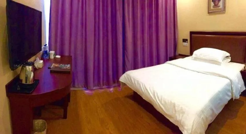 Bed in GreenTree Inn Shanghai Sheshan national tourist resort Express Hotel