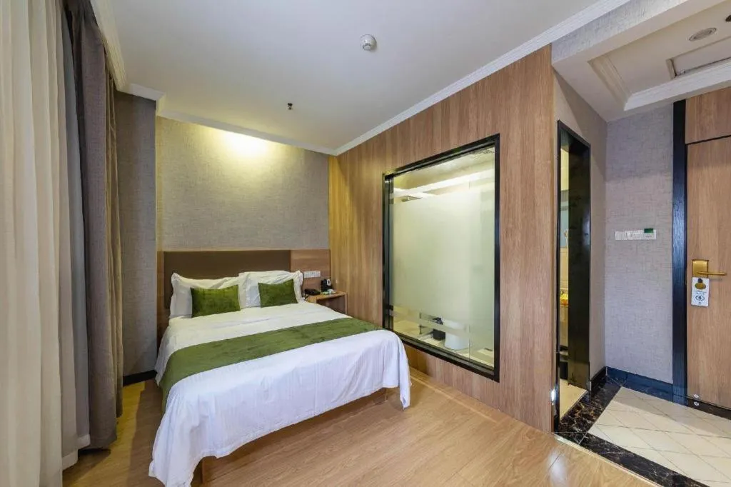 Bed in GreenTree Inn Jiangsu Suzhou Kunshan Beimen Road Express Hotel
