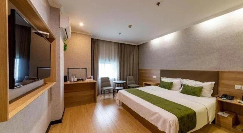 Bed in GreenTree Inn Jiangsu Suzhou Kunshan Beimen Road Express Hotel