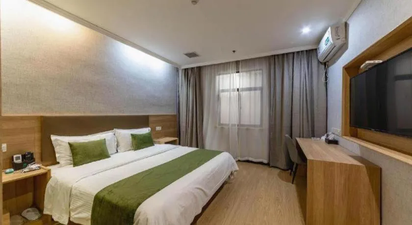 Bed in GreenTree Inn Jiangsu Suzhou Kunshan Beimen Road Express Hotel