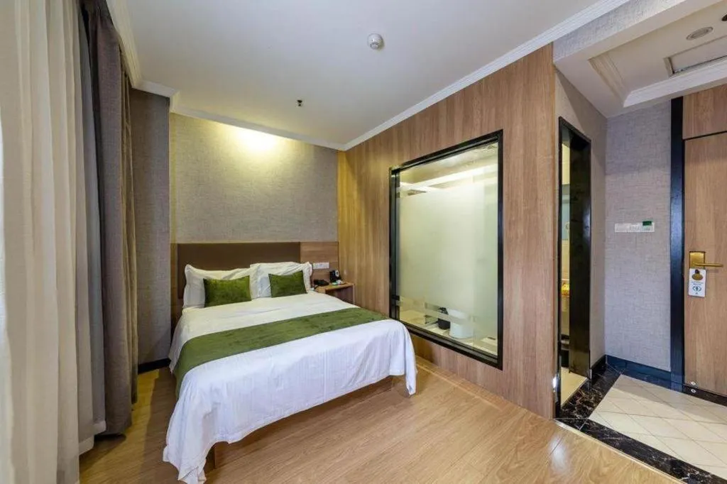 Bed in GreenTree Inn Jiangsu Suzhou Kunshan Beimen Road Express Hotel