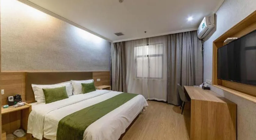 Bed in GreenTree Inn Jiangsu Suzhou Kunshan Beimen Road Express Hotel