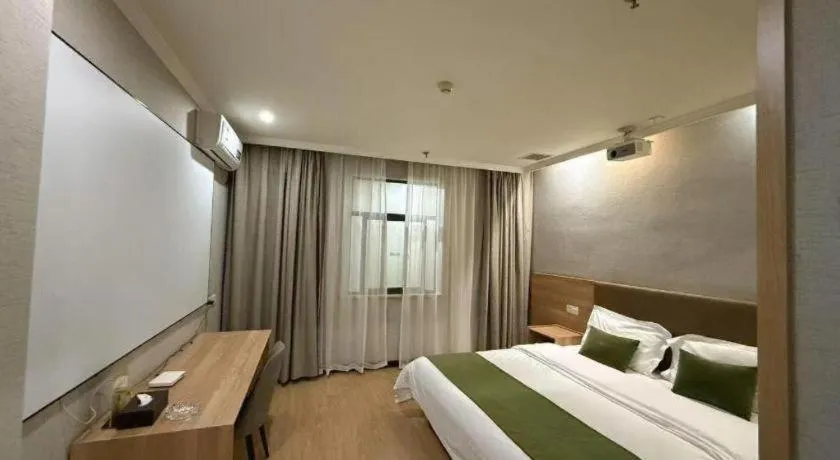 Bed in GreenTree Inn Jiangsu Suzhou Kunshan Beimen Road Express Hotel