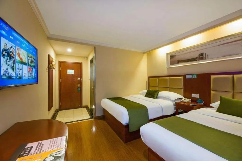Bed in GreenTree Inn Suzhou Guanqian Street Leqiao Metro Station