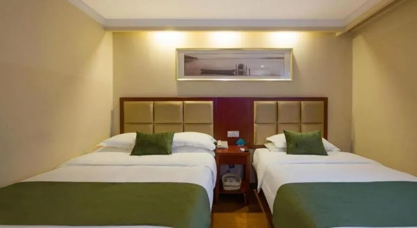 Bed in GreenTree Inn Suzhou Guanqian Street Leqiao Metro Station