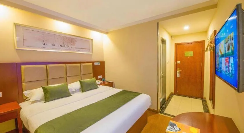 Bed in GreenTree Inn Suzhou Guanqian Street Leqiao Metro Station
