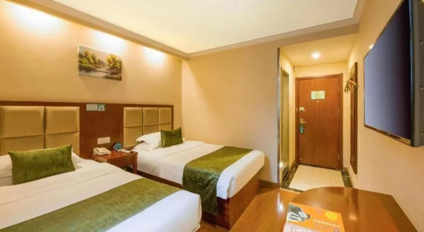 Bed in GreenTree Inn Suzhou Guanqian Street Leqiao Metro Station