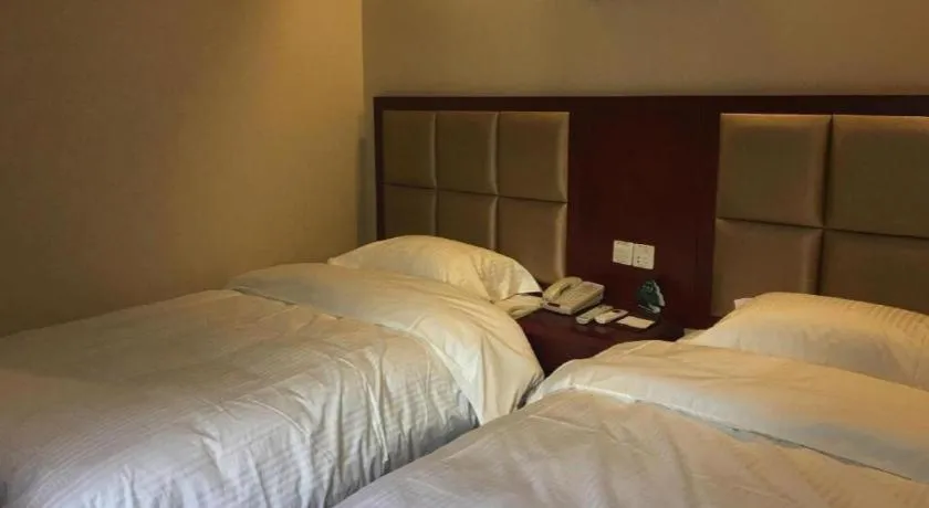 Bed in GreenTree Inn Suzhou Guanqian Street Leqiao Metro Station