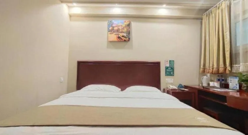 Bed in GreenTree Inn Beijing Daxing District Yufa Town New Airport Express Hotel