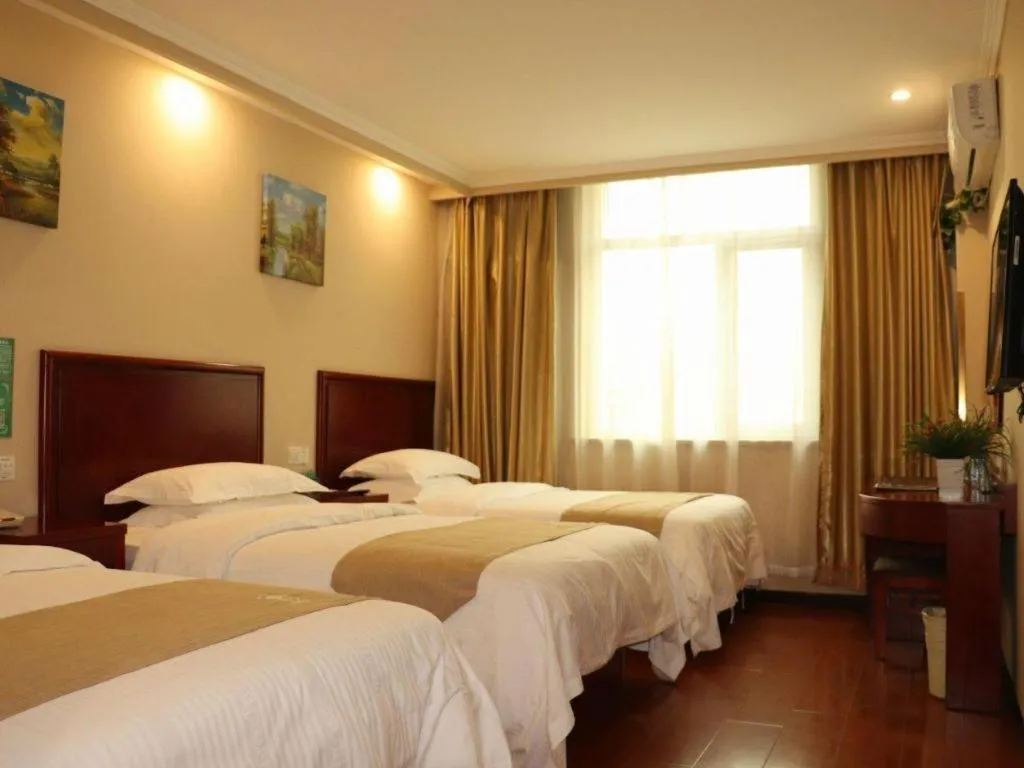 Bed in GreenTree Inn Beijing Daxing District Yufa Town New Airport Express Hotel