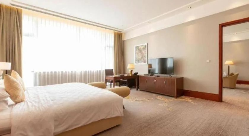 Bed in Suzhou Jinji Lake Grand Hotel