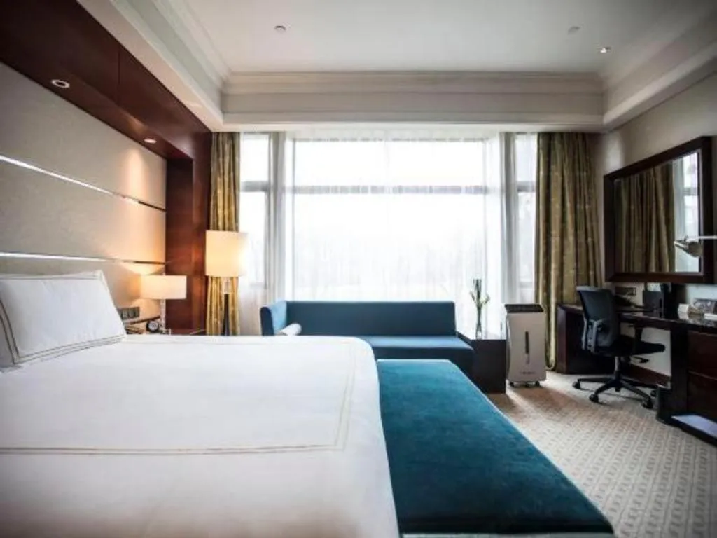 Bed in Suzhou Jinji Lake Grand Hotel