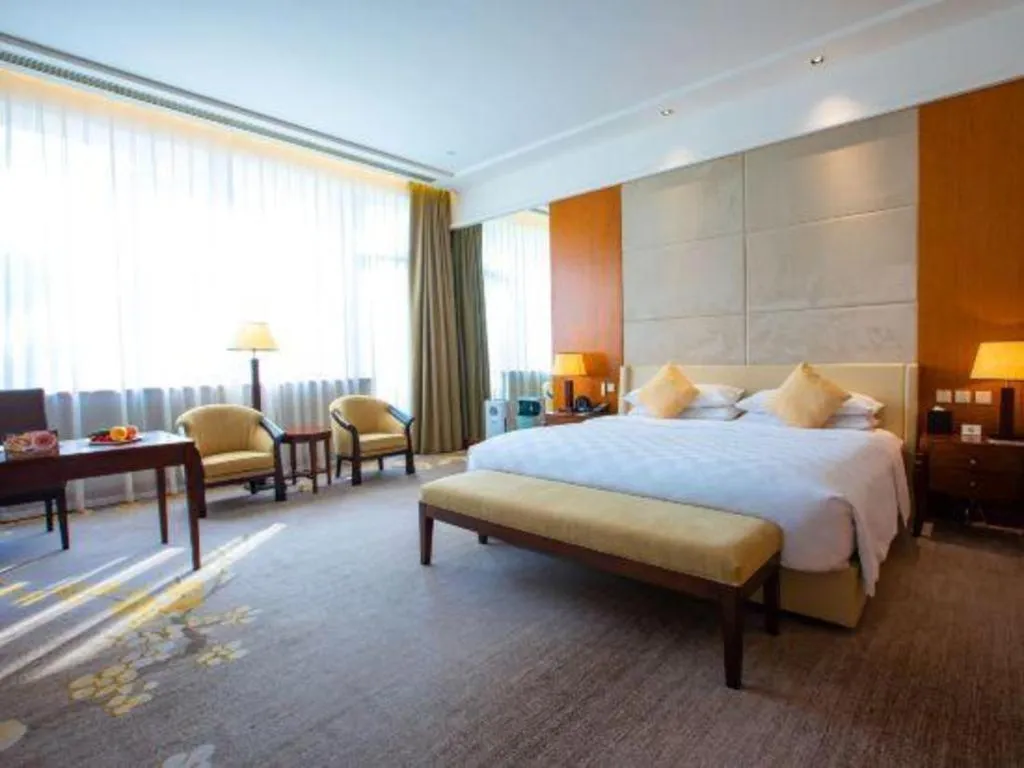 Bed in Suzhou Jinji Lake Grand Hotel