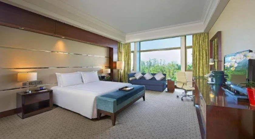 Bed in Suzhou Jinji Lake Grand Hotel
