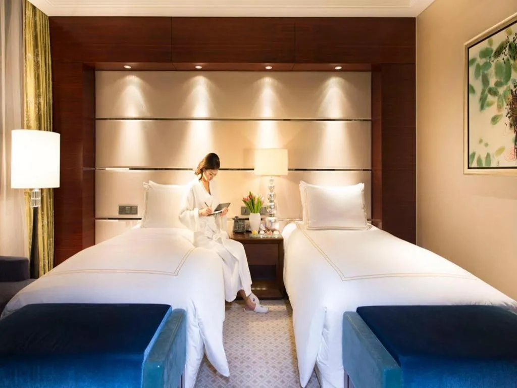 Bed in Suzhou Jinji Lake Grand Hotel
