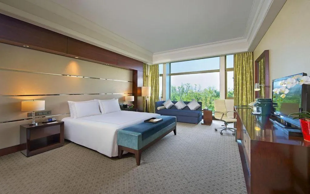 Bed in Suzhou Jinji Lake Grand Hotel
