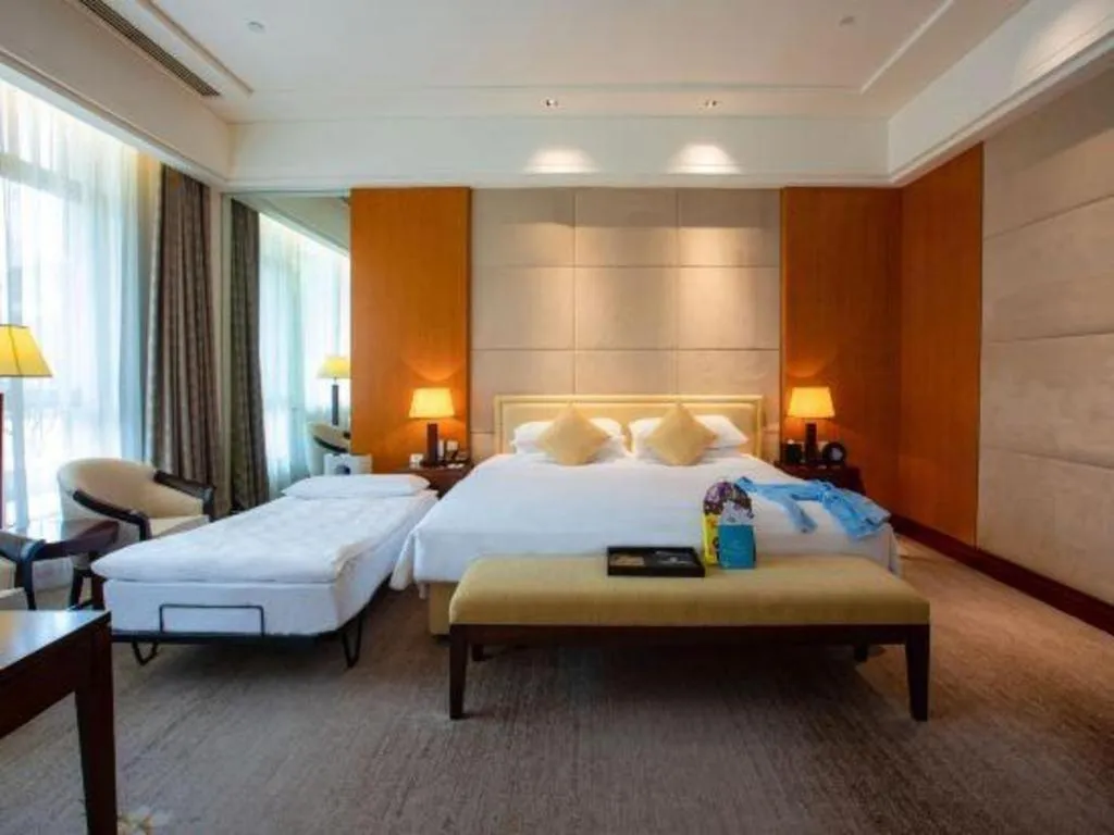 Bed in Suzhou Jinji Lake Grand Hotel