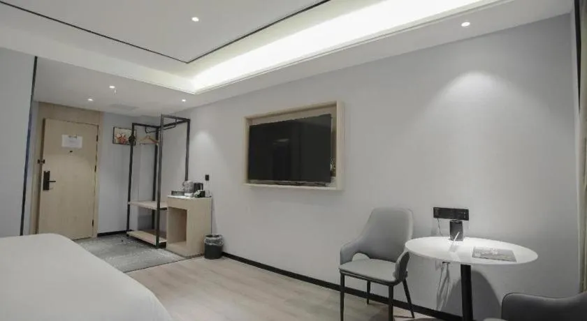 Bed in GreenTree Inn LiaoCheng LinQing HaiShan Building Express Hotel