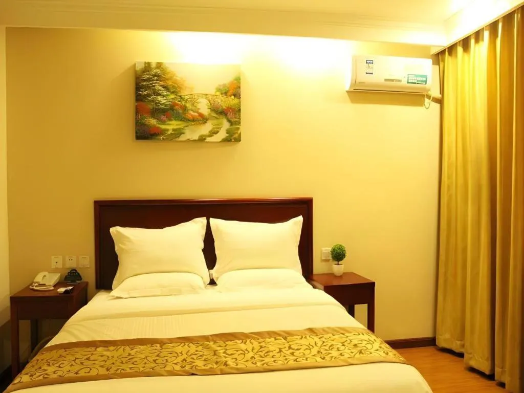Bed in GreenTree Inn Hebei Zhangjiakou Xiahuayuan Xinchen Road Express Hotel
