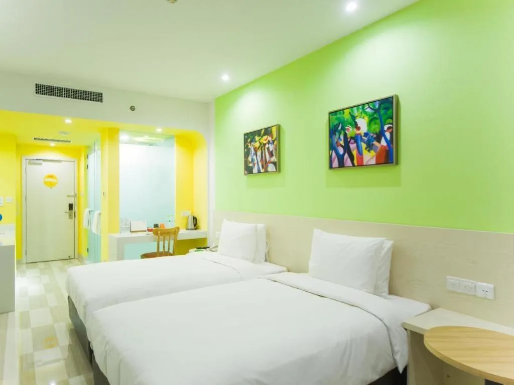 Bed in Gtel Rock City Qingdao Hotel