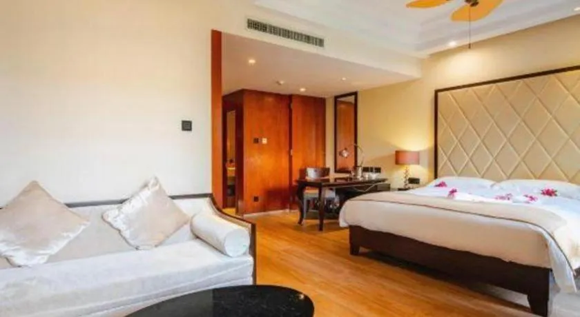 Bed in Hainan Yatai Hot Spring Hotel