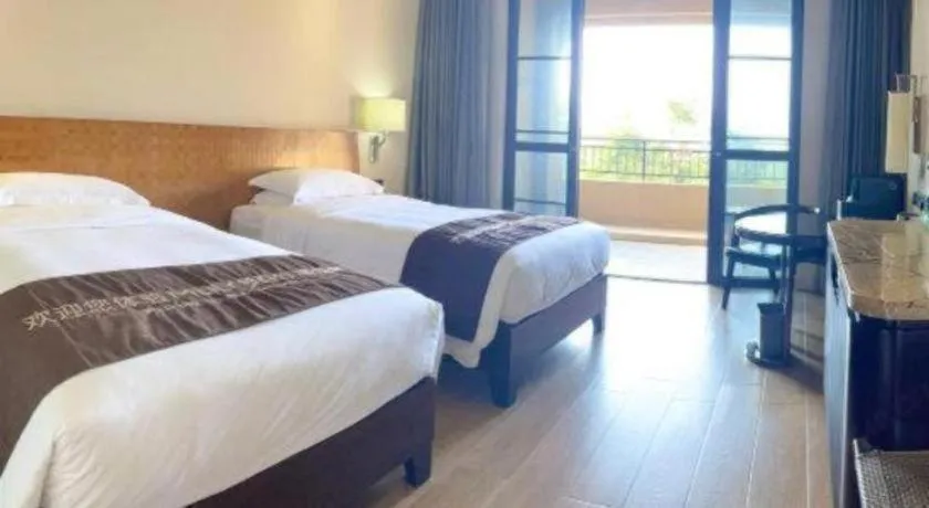 Bed in Hainan Yatai Hot Spring Hotel