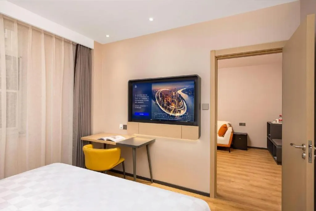 Bed in Jinjiang Inn Henan Museum Hutun Metro Station