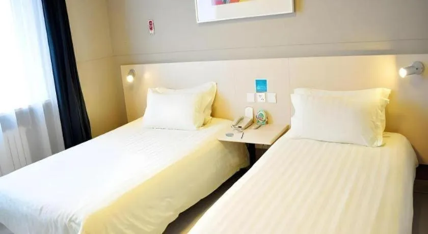 Bed in Jinjiang Inn - Xishan Road