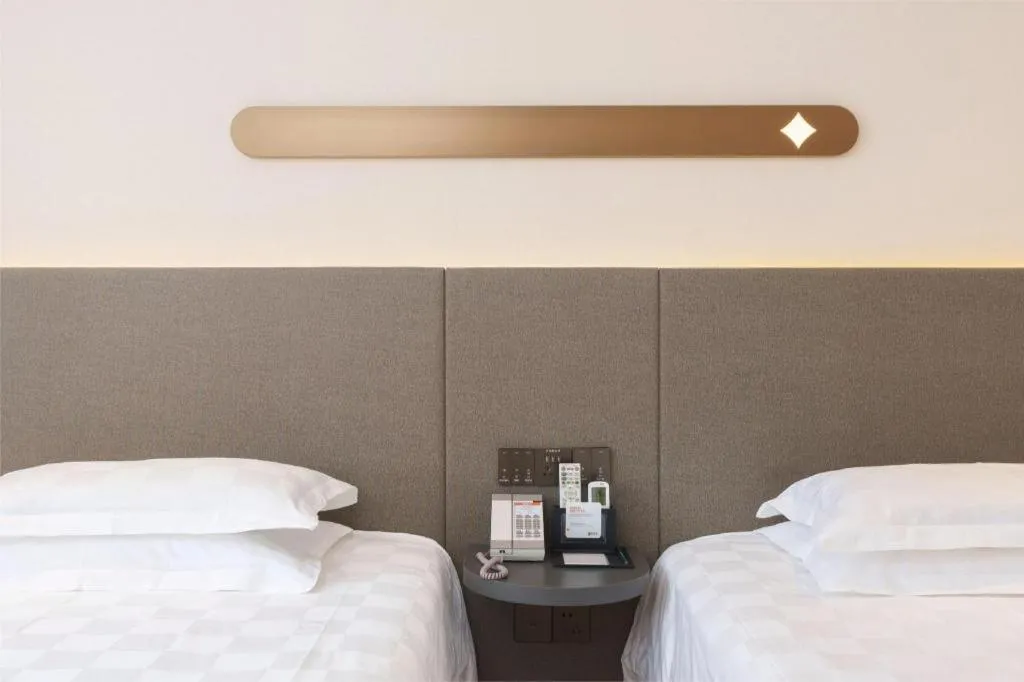 Bed in Jinjiang Inn - Xishan Road