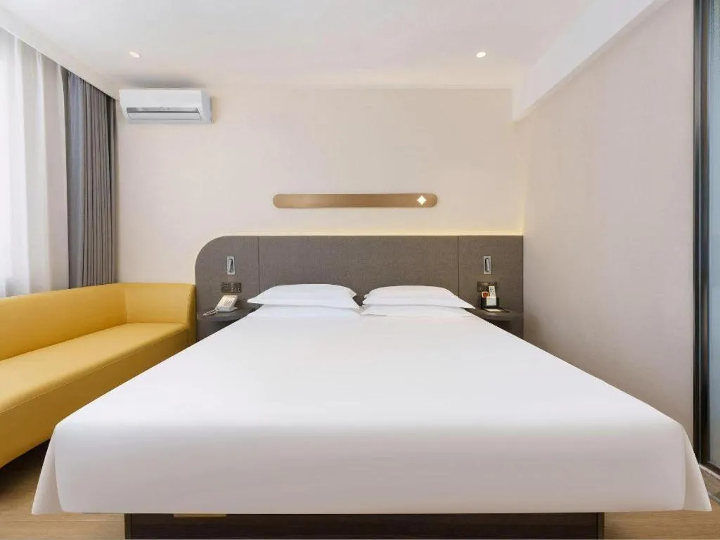 Bed in Jinjiang Inn - Xishan Road