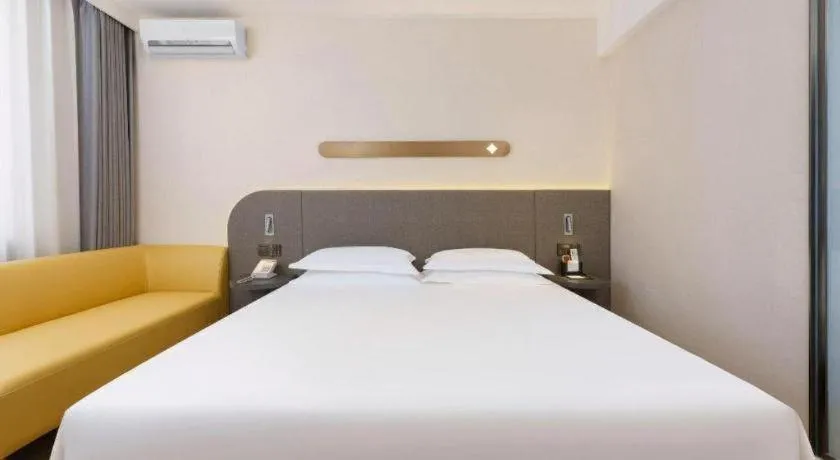 Bed in Jinjiang Inn - Xishan Road