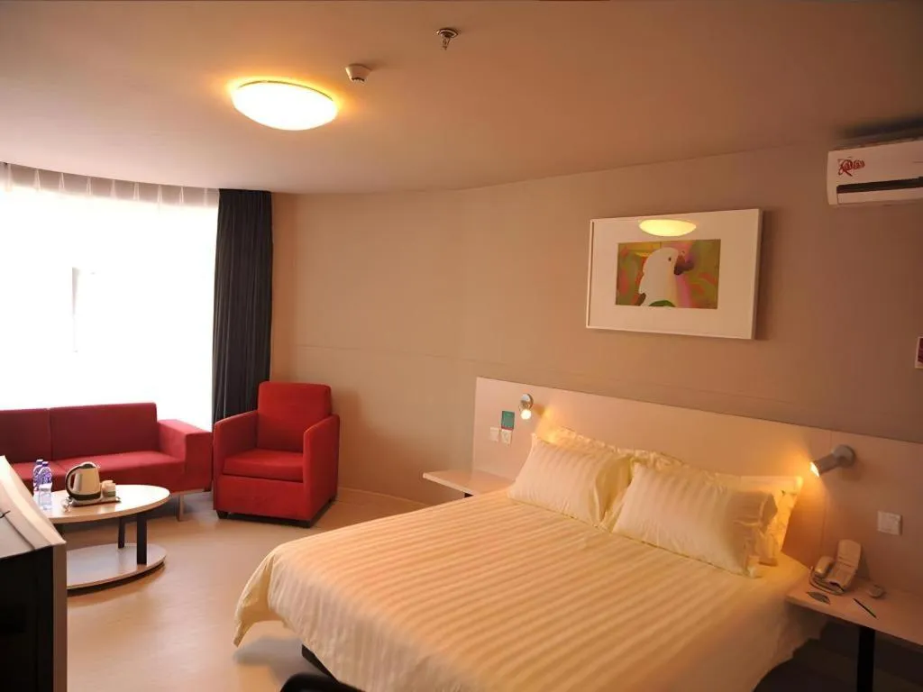 Bed in Jinjiang Inn - Xishan Road