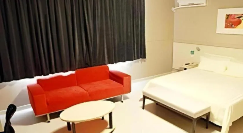 Bed in Jinjiang Inn Yantai Penglaige Zhonglou North Road